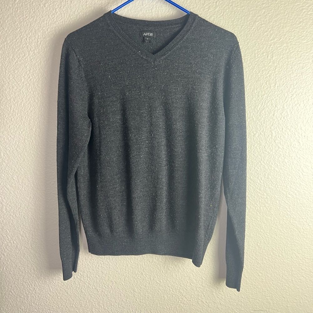 Apt 9 grey mens v neck sweater size small